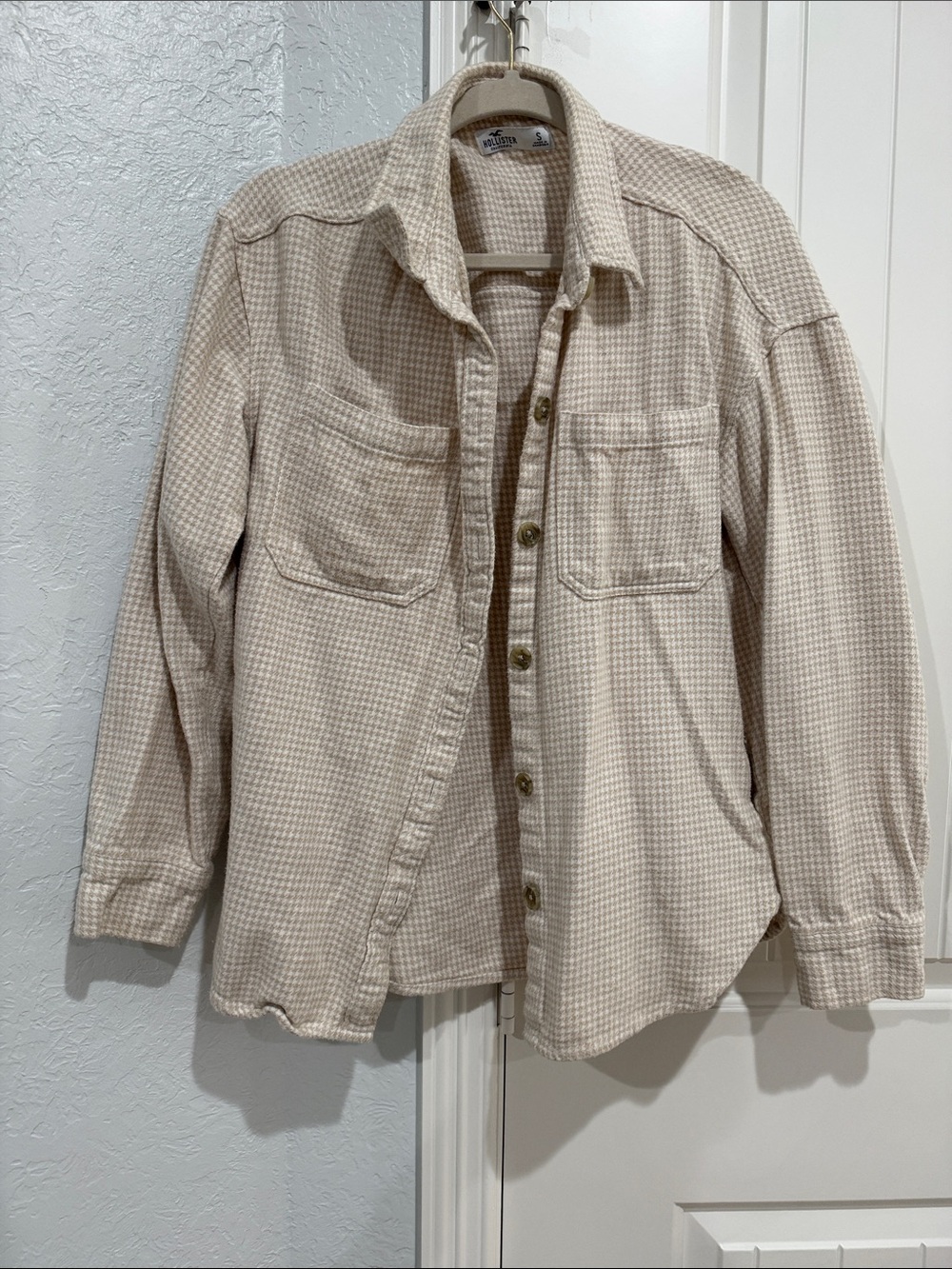 Women’s Beige Check Button-Up Shirt Jacket